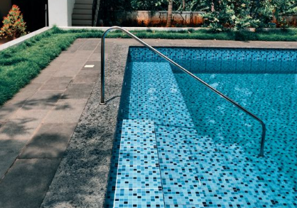 Perbaikan Kebocoran Kolam